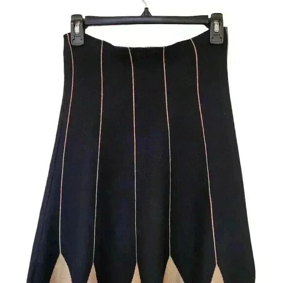 Max Studio Women's Black & Tan Viscose/Poly Sweater Knit Pleated Fit & Flare Pul - Picture 6 of 10